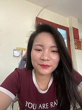 Bee Yellow00 online show from June 2026 04:54:02 AM