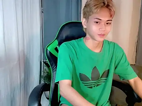 Snapshot of AsianCuteGuy21 chatting on February 2026 09:14:01 AM AsianCuteGuy21 online show from February 2026 09:14:01 AM