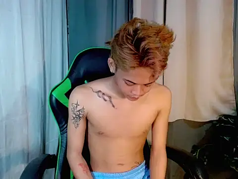 Snapshot of AsianCuteGuy21 chatting on February 2026 02:00:02 PM AsianCuteGuy21 online show from February 2026 02:00:02 PM