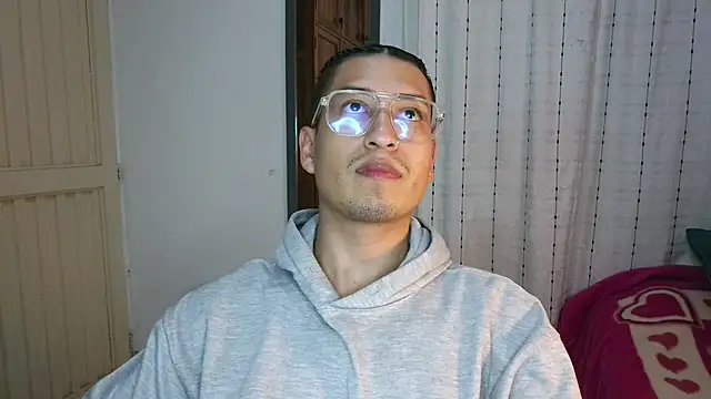 Snapshot of estebaaan___ chatting on October 2025 04:27:01 AM estebaaan    online show from October 2025 04:27:01 AM