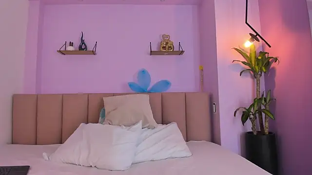 Snapshot of sienna_mg chatting on November 2025 07:25:02 PM sienna mg online show from November 2025 07:25:02 PM