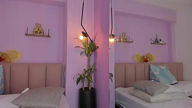 Snapshot of sienna_mg chatting on December 2025 12:36:02 PM sienna mg online show from December 2025 12:36:02 PM