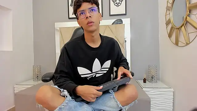 adams bobby online show from December 2025 11:30:02 AM