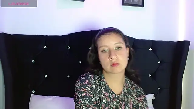 Chloe-love  online show from October 2025 12:28:01 PM