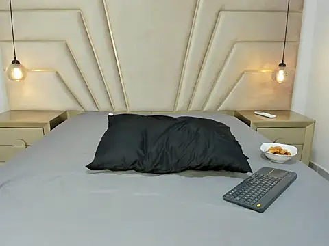 Snapshot of MaroxCute chatting on October 2025 11:33:02 AM MaroxCute online show from October 2025 11:33:02 AM