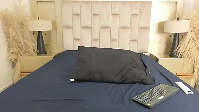 Snapshot of MaroxCute chatting on November 2025 07:02:01 PM MaroxCute online show from November 2025 07:02:01 PM