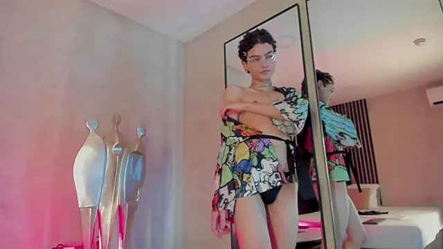 Val Guerra online show from November 2025 03:51:02 AM