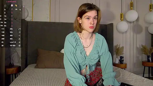 LoraPuffs online show from November 2025 04:46:01 PM