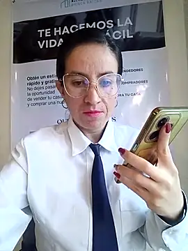 Snapshot of Valentina--1 chatting on November 2025 12:08:02 PM Valentina--1 online show from November 2025 12:08:02 PM