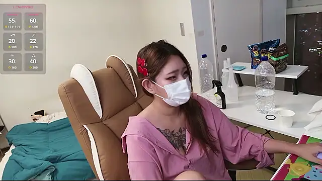 Milk Sola online show from October 2025 01:26:02 PM