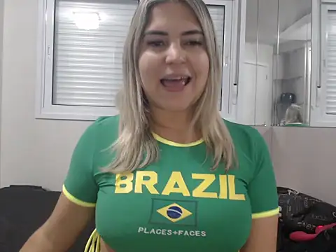 Snapshot of gabi_carlos chatting on December 2025 09:32:01 PM gabi carlos online show from December 2025 09:32:01 PM