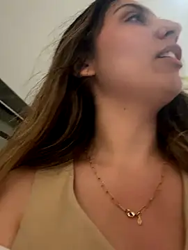 sarah honey   online show from November 2025 01:56:02 PM