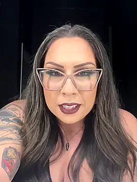 Snapshot of ThatGirlVia chatting on October 2025 08:31:02 AM ThatGirlVia online show from October 2025 08:31:02 AM