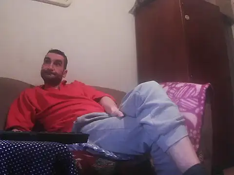 Snapshot of alin42xx chatting on November 2025 05:39:01 AM alin42xx online show from November 2025 05:39:01 AM