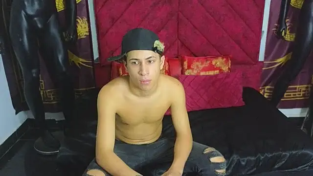 Snapshot of Horny_Duo0 chatting on October 2025 04:53:02 AM Horny Duo0 online show from October 2025 04:53:02 AM