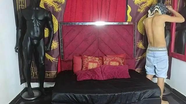 Snapshot of Horny_Duo0 chatting on November 2025 04:33:02 AM Horny Duo0 online show from November 2025 04:33:02 AM