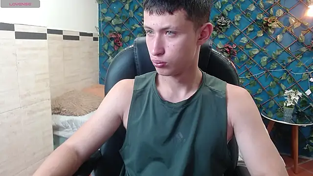 Garuo 18 online show from November 2025 03:07:01 AM