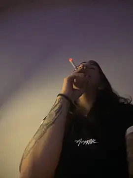 Snapshot of Hannahinfame chatting on November 2025 11:21:01 AM Hannahinfame online show from November 2025 11:21:01 AM