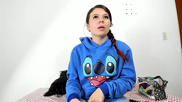 Vanessa Martinz online show from October 2025 12:23:01 PM