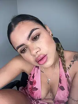 Snapshot of Alanna-foxx chatting on November 2025 11:16:02 PM Alanna-foxx online show from November 2025 11:16:02 PM