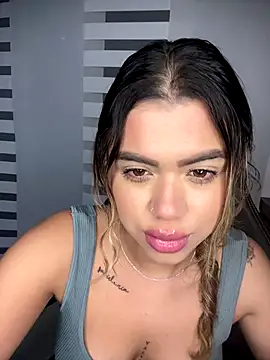 Snapshot of Alanna-foxx chatting on December 2025 01:54:02 AM Alanna-foxx online show from December 2025 01:54:02 AM