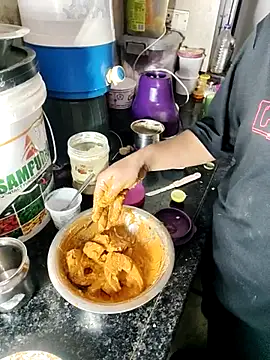 Snapshot of Heena-143 chatting on November 2025 03:44:01 PM Heena-143 online show from November 2025 03:44:01 PM