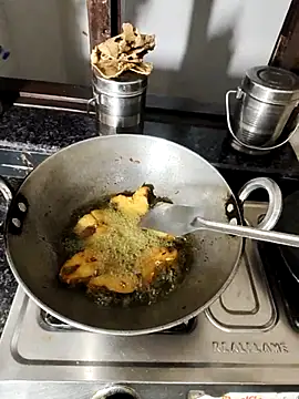 Snapshot of Heena-143 chatting on November 2025 03:59:01 PM Heena-143 online show from November 2025 03:59:01 PM