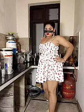 Heena-143 online show from April 2026 03:39:01 PM