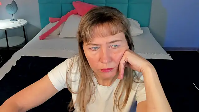 Snapshot of Carla_Vogue chatting on November 2025 03:07:01 AM Carla Vogue online show from November 2025 03:07:01 AM