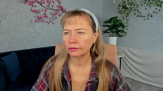 Snapshot of Carla_Vogue chatting on November 2025 02:50:02 AM Carla Vogue online show from November 2025 02:50:02 AM