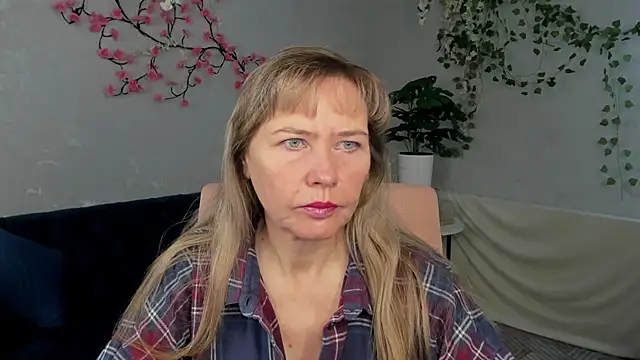 Snapshot of Carla_Vogue chatting on November 2025 02:44:01 AM Carla Vogue online show from November 2025 02:44:01 AM