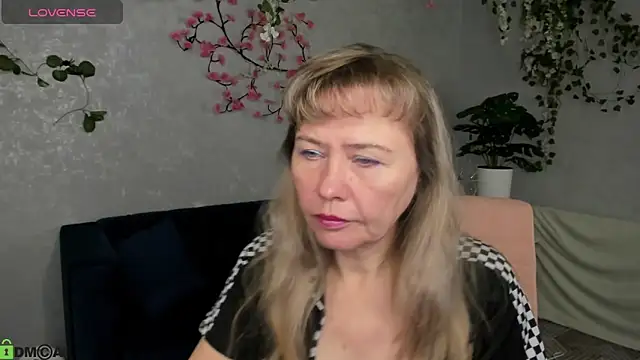 Snapshot of Carla_Vogue chatting on November 2025 02:54:02 AM Carla Vogue online show from November 2025 02:54:02 AM