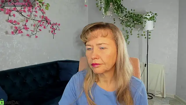 Snapshot of Carla_Vogue chatting on November 2025 11:02:02 AM Carla Vogue online show from November 2025 11:02:02 AM