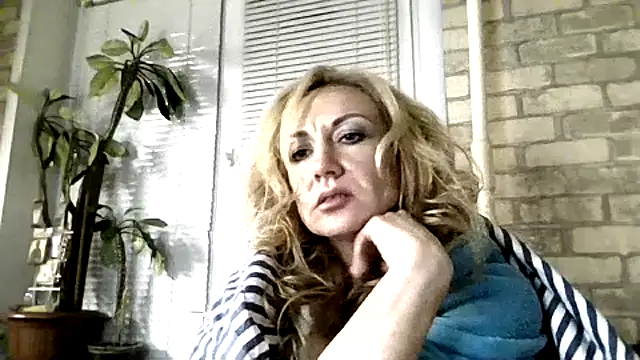 Snapshot of LilaniLoverx chatting on November 2025 11:21:02 PM LilaniLoverx online show from November 2025 11:21:02 PM