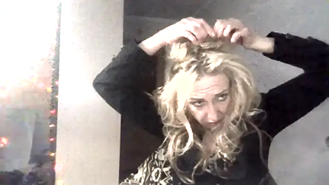 Snapshot of LilaniLoverx chatting on November 2025 01:28:01 PM LilaniLoverx online show from November 2025 01:28:01 PM