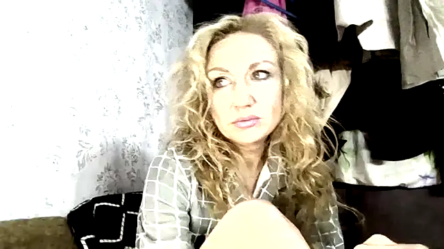 Snapshot of LilaniLoverx chatting on December 2025 10:22:01 AM LilaniLoverx online show from December 2025 10:22:01 AM