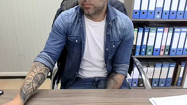 Evasionee online show from April 2026 07:03:02 AM