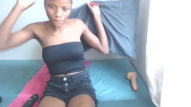 EbonyTinyX online show from November 2025 12:18:01 PM