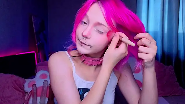 Snapshot of KittieHeart chatting on June 2026 02:56:02 AM KittieHeart online show from June 2026 02:56:02 AM