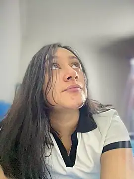 Snapshot of _Nalaa chatting on November 2025 11:34:02 AM Nalaa online show from November 2025 11:34:02 AM