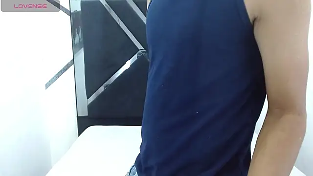 wiltom  online show from November 2025 09:25:02 PM