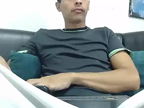 wiltom  online show from November 2025 03:39:01 AM