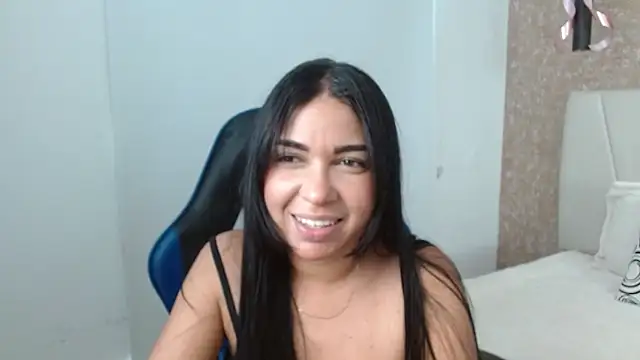 AliceSmity  online show from December 2025 06:04:02 PM