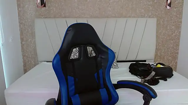 AliceSmity  online show from February 2026 12:21:01 PM