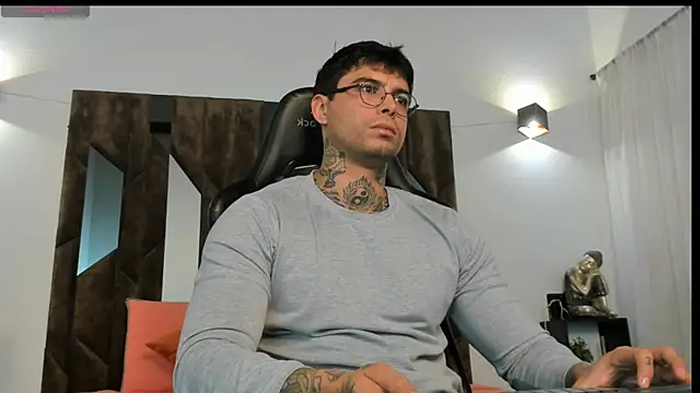 Snapshot of MATEO_DILUCA chatting on November 2025 10:15:02 AM MATEO DILUCA online show from November 2025 10:15:02 AM