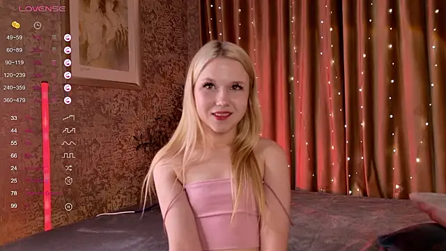 Snapshot of VivieSunn chatting on March 2026 04:13:02 PM VivieSunn online show from March 2026 04:13:02 PM