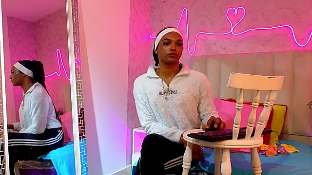 Kardy Castle7 online show from December 2025 12:25:02 PM