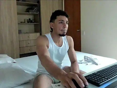 Snapshot of bbenboxer chatting on December 2025 07:51:02 PM bbenboxer online show from December 2025 07:51:02 PM