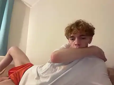 Snapshot of BrunoTwinkXXL chatting on October 2025 08:03:02 PM BrunoTwinkXXL online show from October 2025 08:03:02 PM