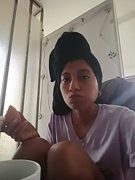 YeseniaRodriguez3 online show from November 2025 05:33:01 PM